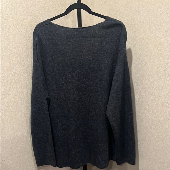 H&M Gray Oversized sweater - Picture 3 of 3